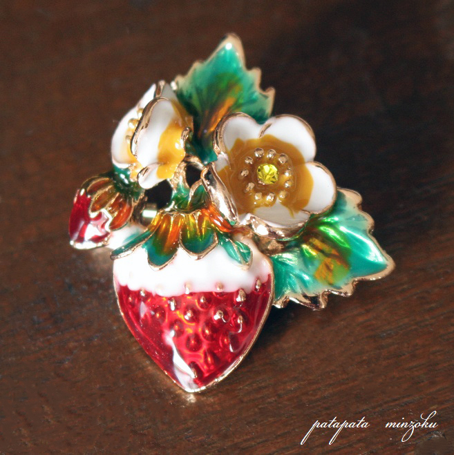 いちご フラワー ブローチ ストロベリー ピンバッジ 苺 イチゴ ディスプレイ オブジェ 雑貨 小物拍卖