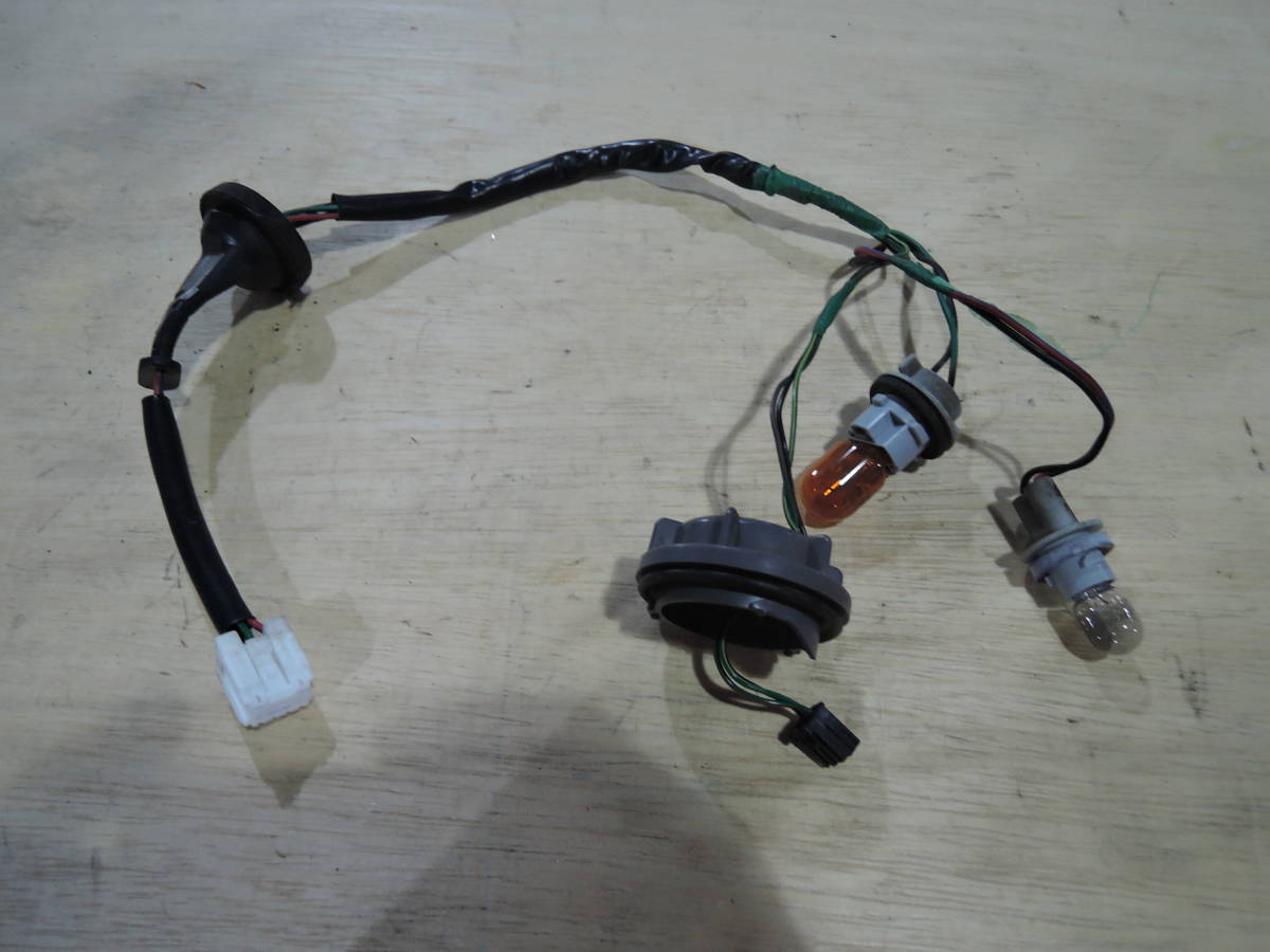 同梱不可 1円 在庫処分 ZE0 リーフ 純正 右 テール ハーネス N-0101 2410拍卖