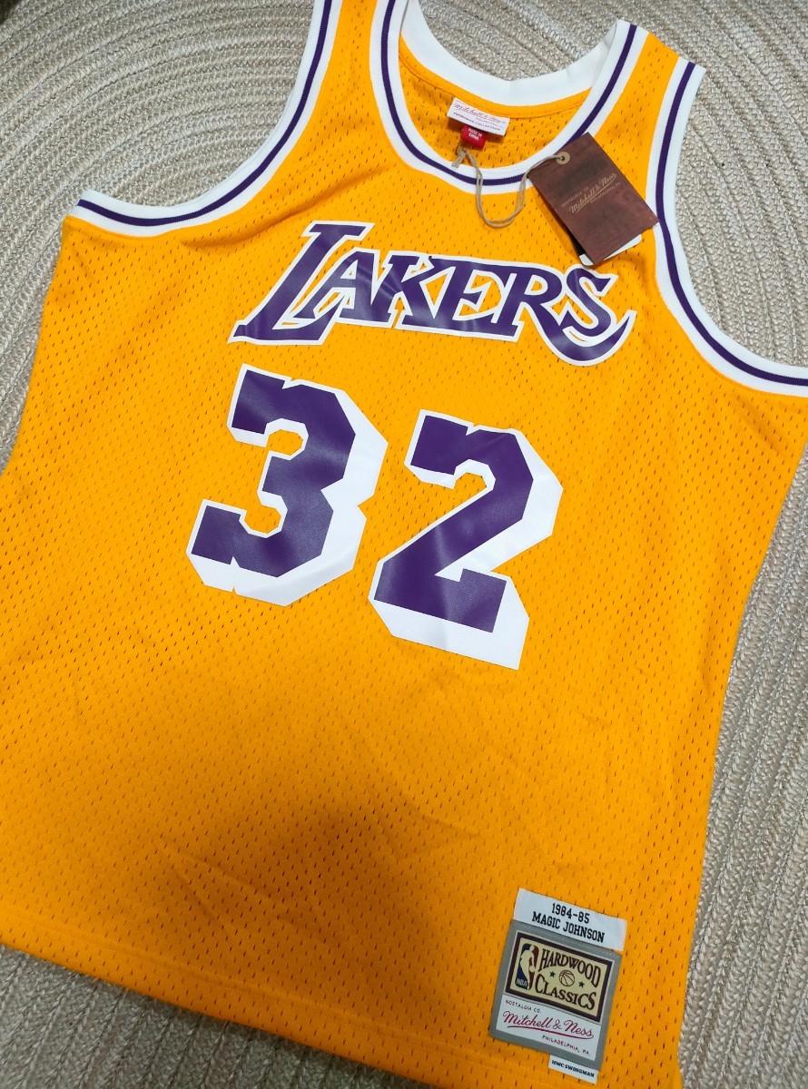 新品 ミッチェル&ネス ロサンゼルス レイカーズ マジックジョンソン 1984-1985 レプリカユニフォーム スウィングマンジャージ LA LAKERS拍卖