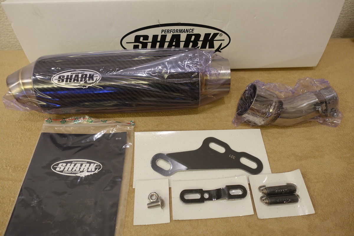 SHARK YZF-R3 (15-21) / MT-03 (16-21) SRC 4 Super Short カーボンスリップオンサイレンサー 845025 定価64,216円 YZF-R25 MT-25拍卖