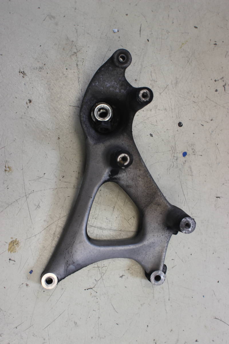 S188☆マジェスティ125FI LPRSE 純正スイングアーム拍卖