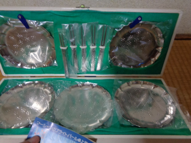 ケーキ皿・フルーツ皿・菓子皿 5枚セット/取り分け皿/小皿5枚&フォーク5本/マーシャンブライトパール仕上げ 銘々皿/未使用美品-長期保管品拍卖