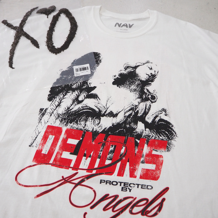 新品 2XL 正規品 ナヴ x イタミ コラボ DEMONS 女神 プリント Tシャツ 白 ホワイト 赤 メンズ XXL NAV × ITAMI Statue Merch XO 公式 本物拍卖