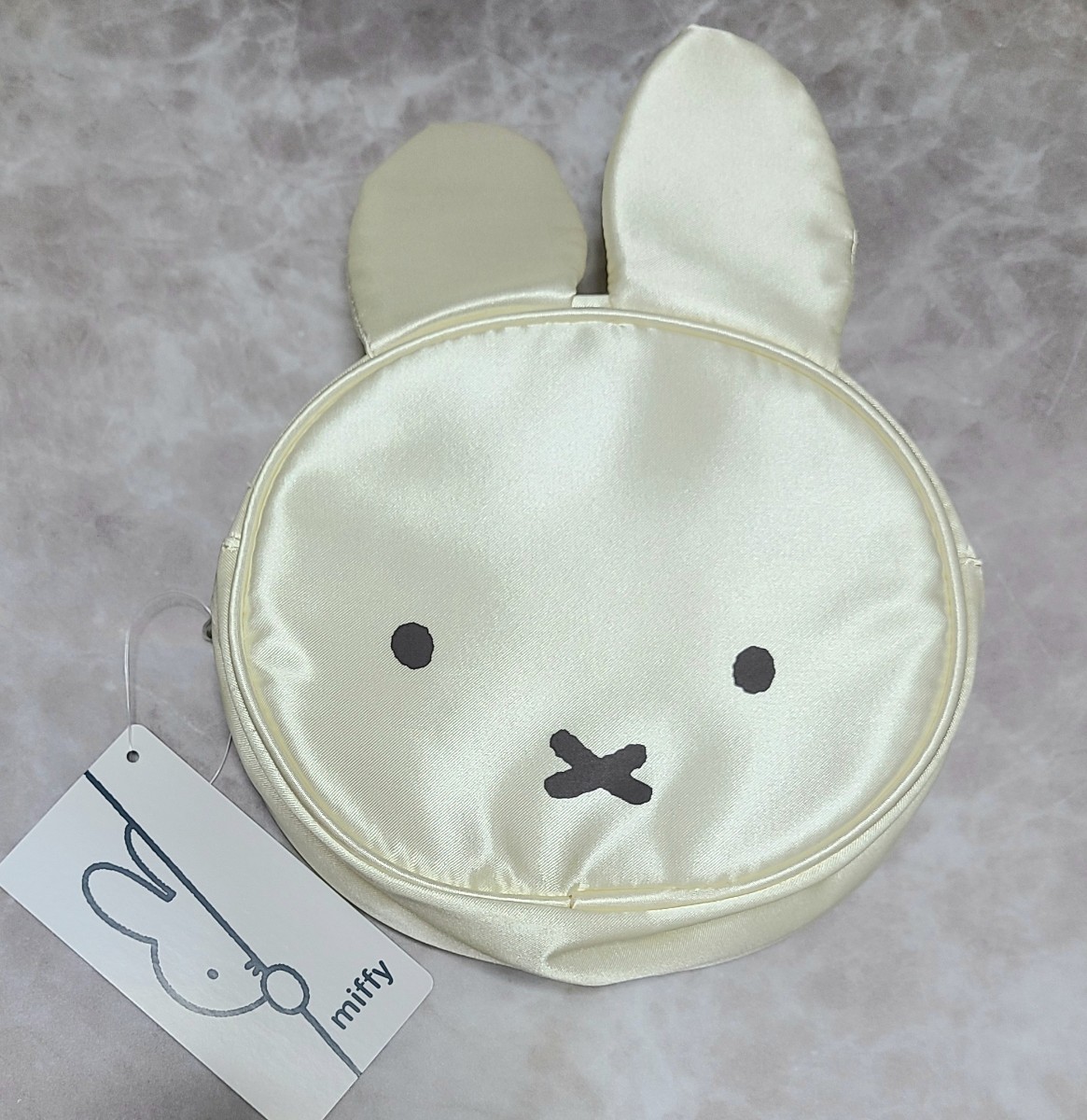 新品 ミッフィー フェイス 丸型 ポーチ 白 ブルーナ うさぎ メイクポーチ バッグインバッグ サテン 小物入れ しまむら アベイル拍卖