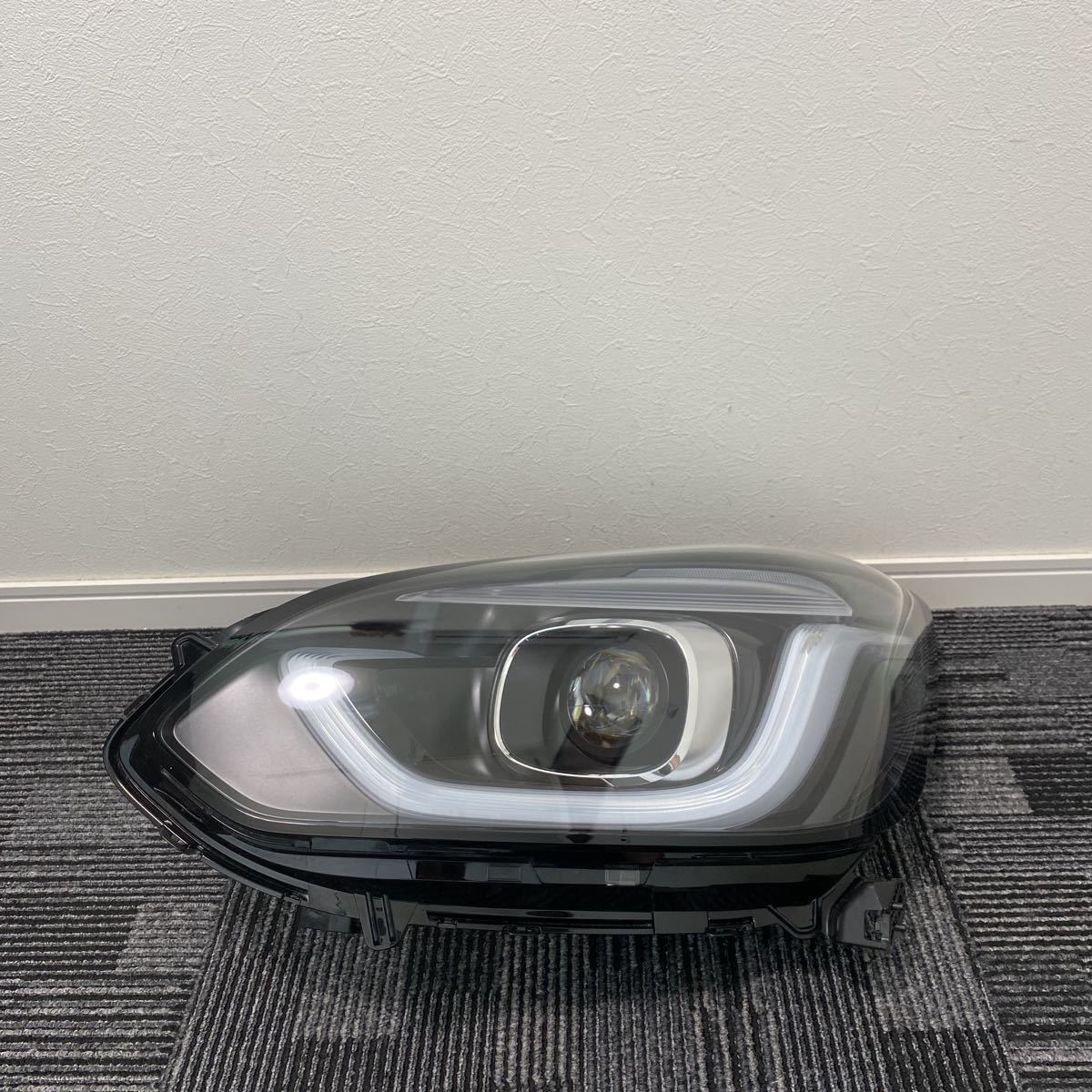 中古 美品 HONDA ホンダ GR1 フィット 純正 左 助手席 LED ヘッドライト ヘッドランプ STANLEY W4395 刻印:J拍卖