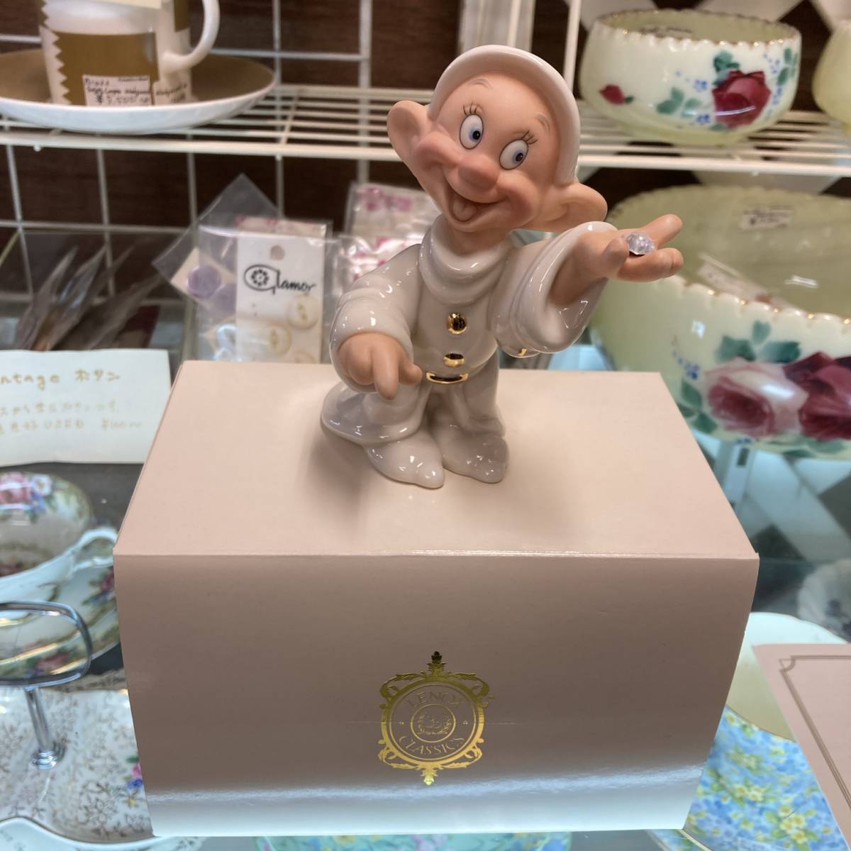 美品★レノックス ディズニーショーケース 白雪姫 小人 DOPEY'S DELIGHT 陶器製 置物☆フィギュアリン、ドオーピー拍卖