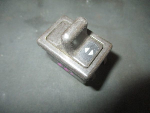 ■アウディ 100 200 パワーウインドスイッチ 中古 443959855 03812100 C2 部品取あり ドアガラス ■拍卖