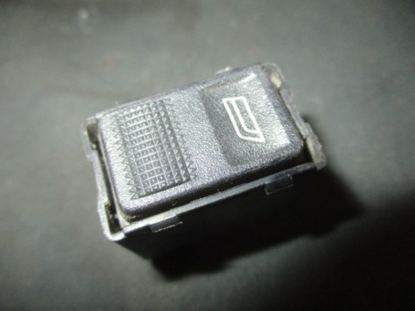 ■アウディ A6 100 パワーウインドスイッチ 中古 893959855 C4 部品取あり リフター ドアガラス 80 90 ■拍卖