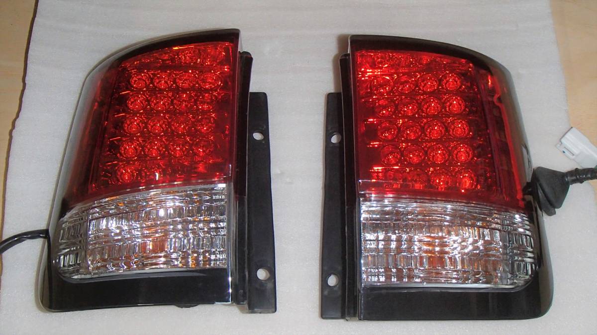 E50 エルグランド LEDテールランプ 外側のみ左右拍卖