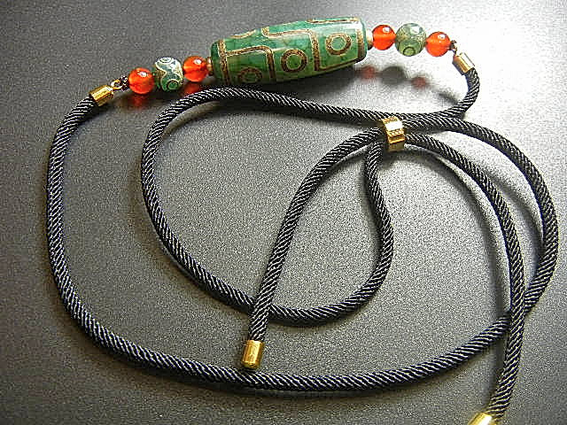 ★西蔵至純天珠★XT9009 緑砂龍紋 九眼 特上級38mmネックレス長さ調節可(周長さ最長約66cm)入手難拍卖