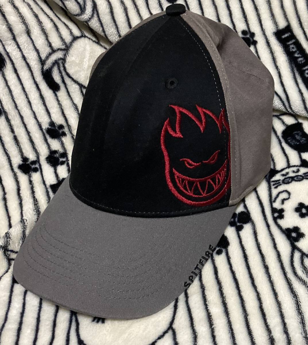 スケボーファン必見!!超激レアキャップ「SPITFIRE スピットファイアー」大人用帽子CAP(LG/XLGサイズ)男女OKユニセックス仕様/早い者勝ち♪拍卖