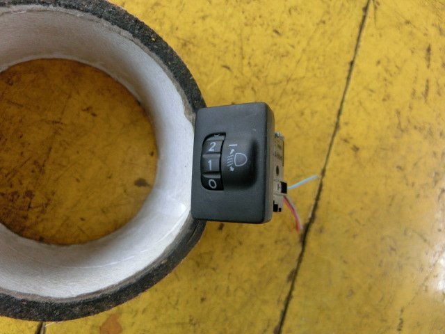 ★ミライース レベライザー 平成27年 DBA-LA300S ヘッドライト 光軸調整スイッチ L “SA ”2.9万km 即決あり拍卖