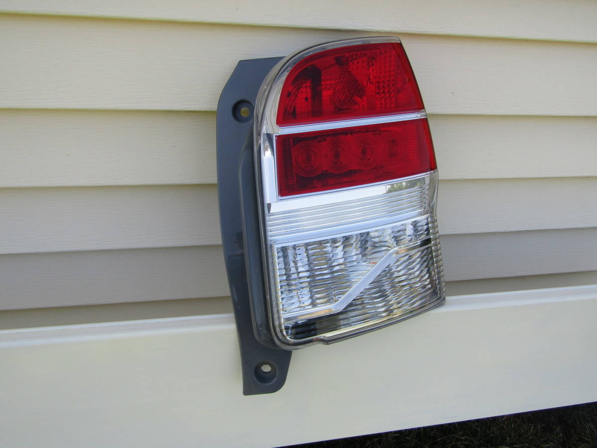 スペイド 純正 右 テールランプ テール テールライト STANLEY 52-262 ■■ 1171102拍卖