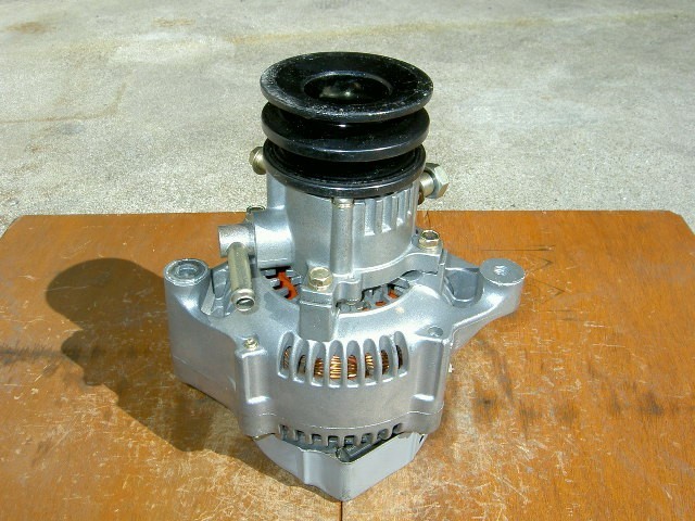 ハイエース、LH100系用オルタネーター(ダイナモ)リビルト品 100213-1040、27040-54180拍卖