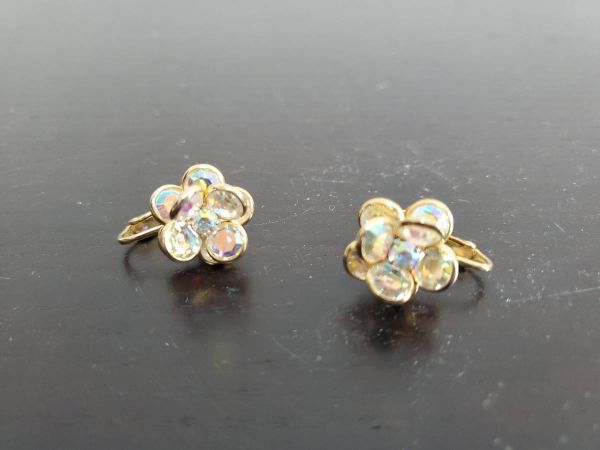 【値下】送料210円 花形 イヤリング拍卖