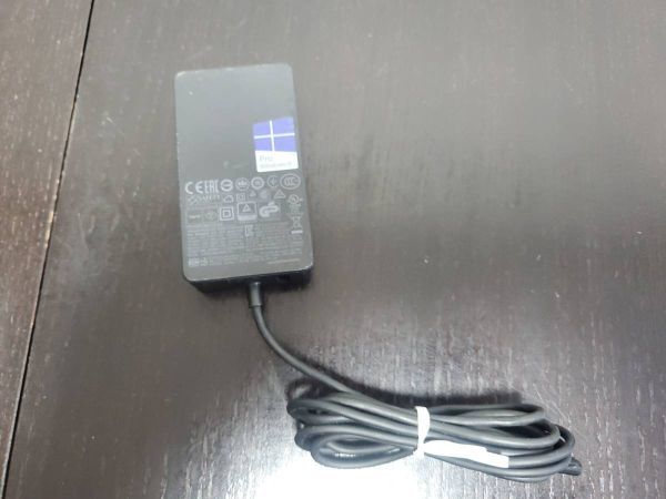 【値下】Microsoft Surface Pro3Pro4等 ACアダプタ-12v 2.58A / Model1625拍卖