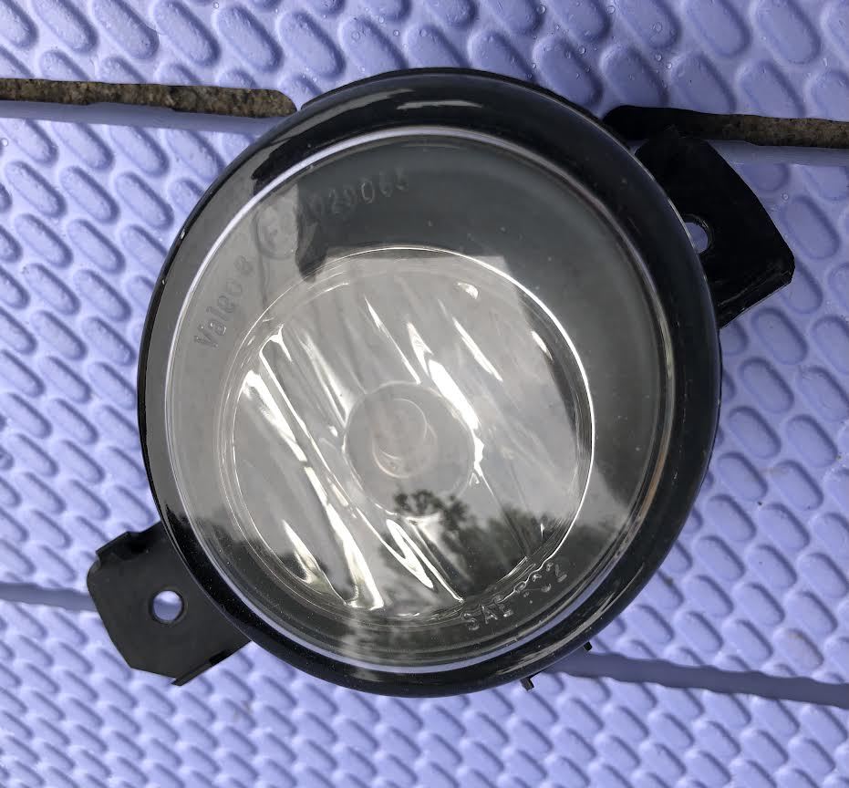 L 51 NISSAN ELGRAND エルグランド NE51 右 フォグランプ VALEO 029065拍卖