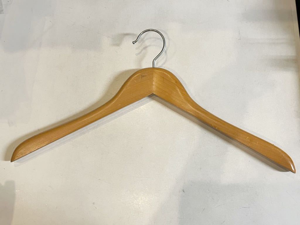滑り止め付き ジャケットハンガー 木製ハンガー拍卖