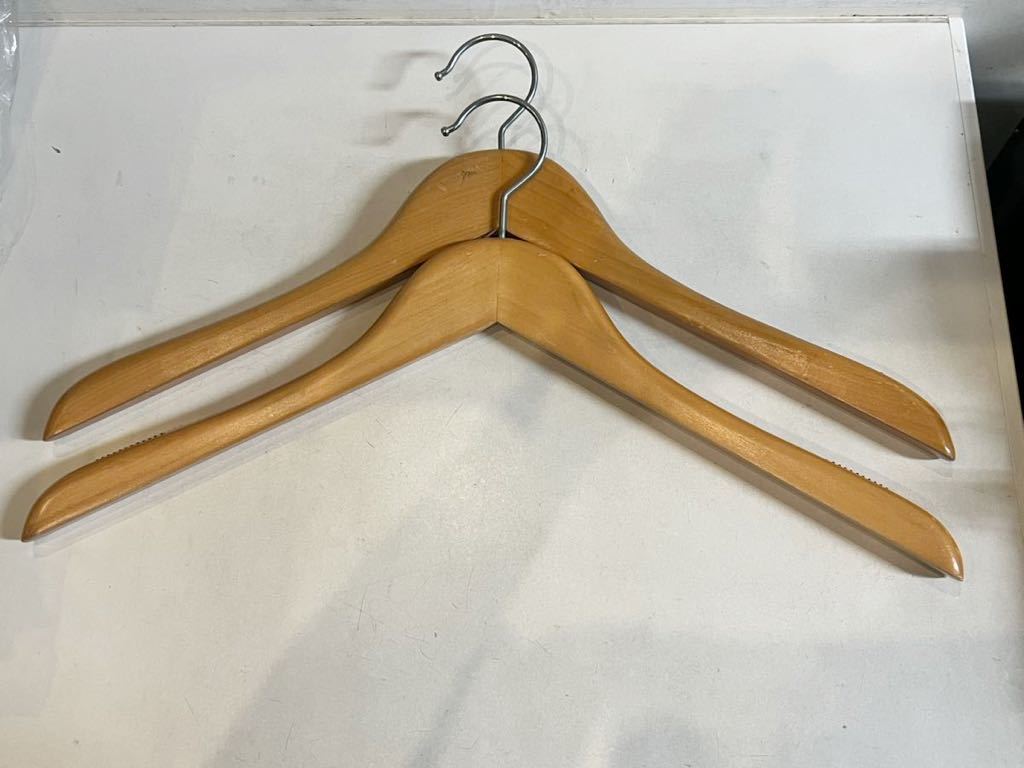 滑り止め付き ジャケットハンガー 2本セット 木製ハンガー拍卖