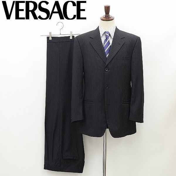 ●VERSACE CLASSIC V2 ヴェルサーチ クラシック 裏地総柄 ストライプ ツータック セットアップ スーツ チャコール 48拍卖