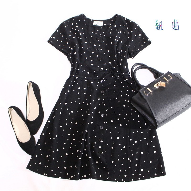 美品 組曲 クミキョク 株) オンワード樫山 ■ 夏 ドット ベルト一体 半袖 ジャージ― シフォンワンピース 2 9号 ブラック 黒 ホワイト 白拍卖