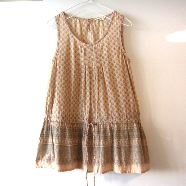 美品 サマンサモスモス SM2 バティック風プリント キャミソール ベージュ 拍卖