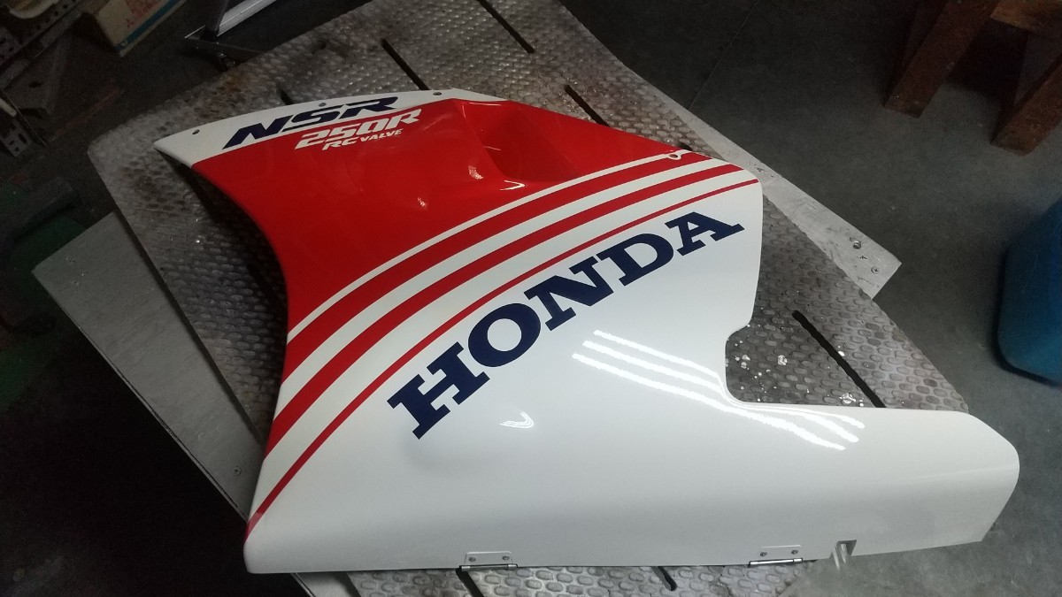 NSR250R MC18 赤テラ アンダーカウル まさかのデッドストック品 純正品 拍卖