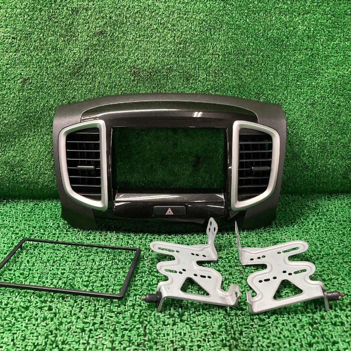 ♪♪ソリオ X MA15S オーディオパネル ブラケット付き(W5287)♪♪拍卖