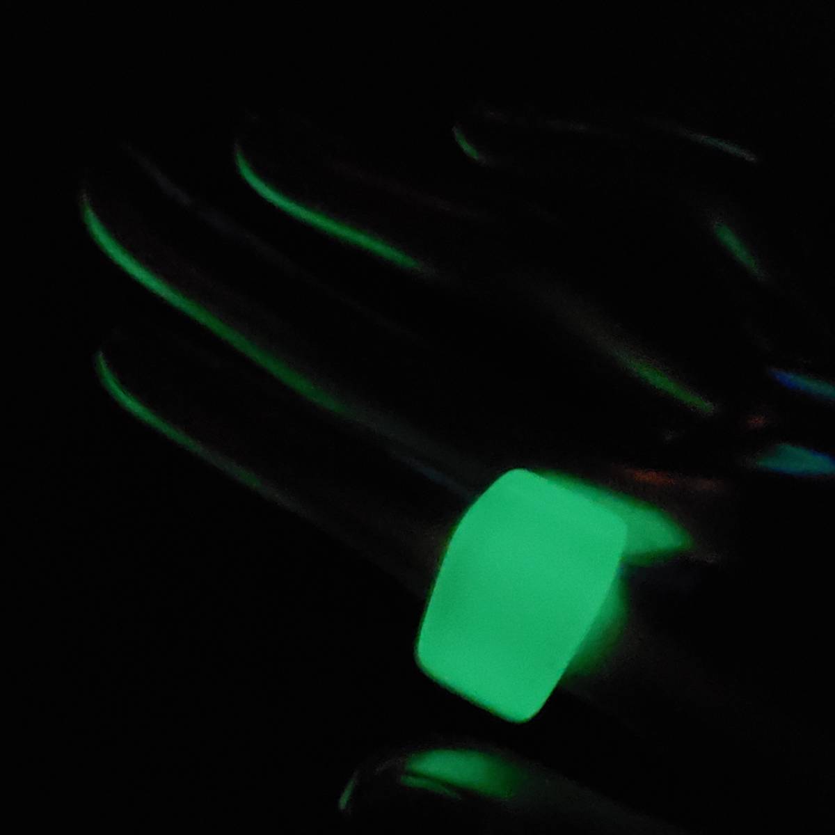 暗闇で目立つ 【 GLOW RING b 】 & 【 蓄光 リストコイル 】 / 蓄光 ポイント 指輪 リストバンド キーチェーン拍卖