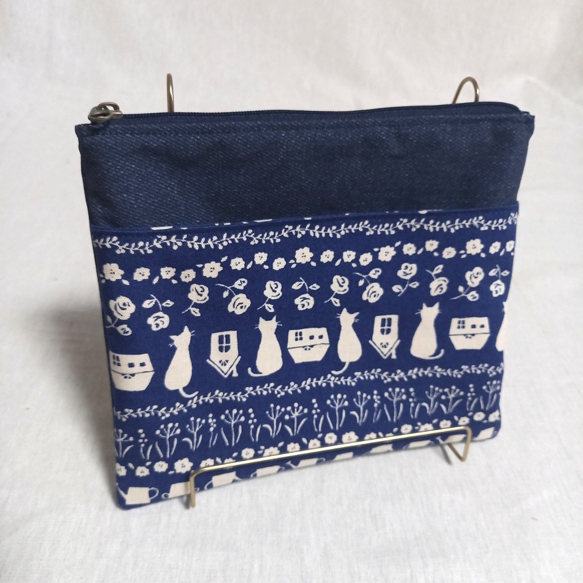 防水生地使用☆手作り☆保冷保温ファスナーポーチ☆デニム調&ネイビーのねこちゃん拍卖