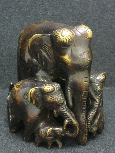 ◎●7頭の象の親子家族   真鍮製 1.32Kg    置物   NO.22  ゾウ拍卖