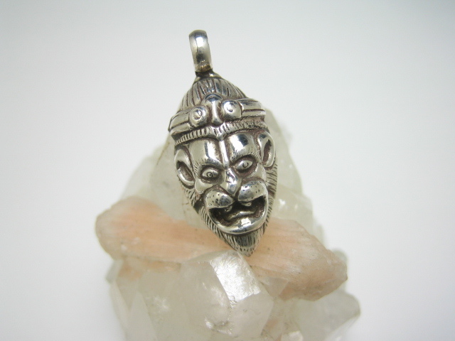 ◎●シルバーペンダントトップ ライオン神(ヌリシンハ又はナラシンハ、人獅子) ヒンドゥー教  NO.164拍卖