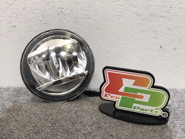 ダイハツ/トヨタ/ホンダ/スバル/スズキ 汎用 LA150S LA800S/M900A/ZN6/JF1/ZC6/MK53S MR52S 等 純正 左フォグランプ LED 114-11092(131067)拍卖