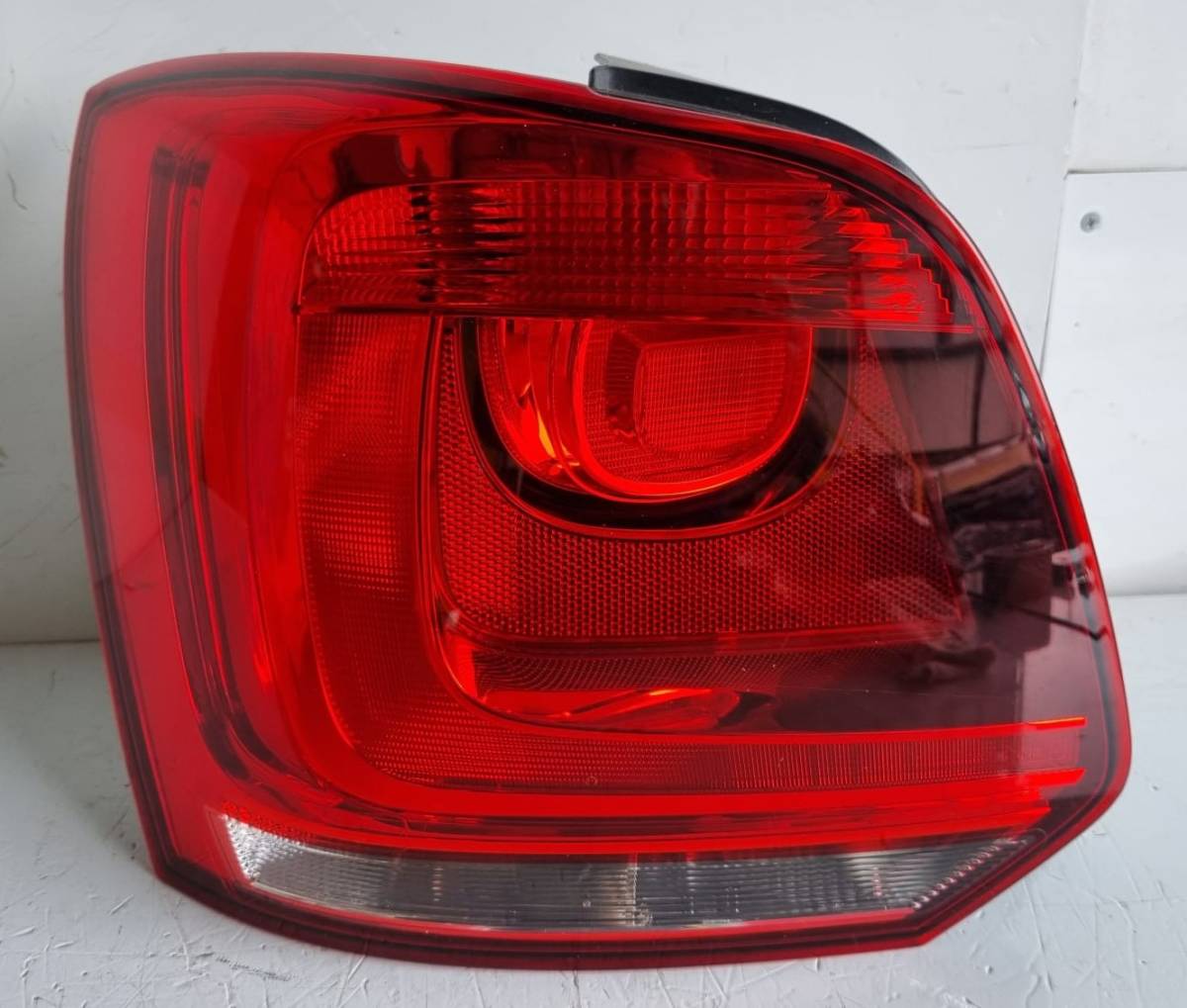 フォルクスワーゲン ポロ 6RCJZW テールランプ 左拍卖
