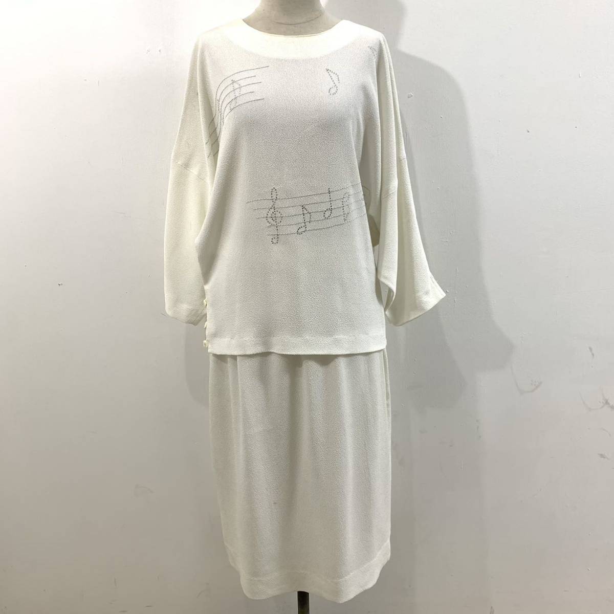 三年坂 ちりめんセットアップ 縮緬 プルオーバー イージースカート 音符柄 刺繍 ラインストーン 希少 サンネンザカ【送料一律/同梱可能】A拍卖
