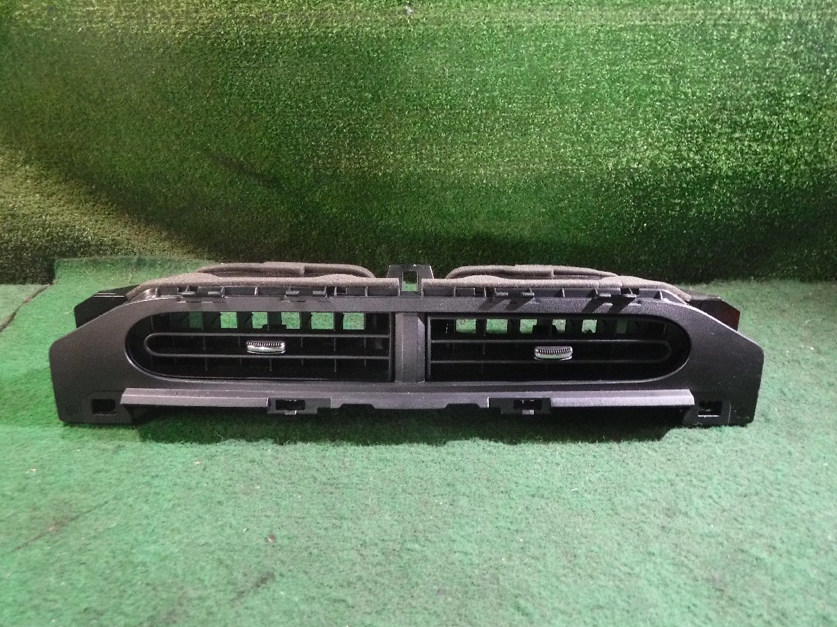 【C】トヨタ アクア NHP10 純正 センターエアコン吹き出し口 55670-52110 555651-2120拍卖