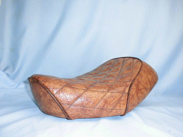 ■ペリカンジョグ JOG 27V カスタムシート アンコ抜きシート シボ入り茶レザー ,同パイピング ダイヤ柄ステッチ拍卖