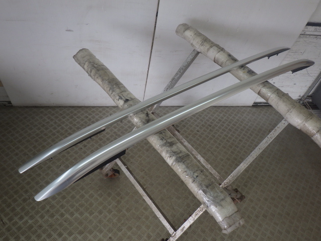 【Y0413】 美品 中古 VW T-Roc T-ロック TDIスポーツ 3DA-A1DFF 2022年4月 左右 シルバー ルーフレール 2GA 860 043 2GA 860 044 即決拍卖