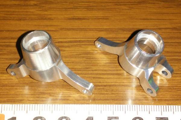 【絶版入手困難】FF01 TA01 TA02 アルミ リアハブ リヤハブ マンタレイ トップフォース TA01L ハマー M1025 ハンビー TA02W TA02T 他 送140拍卖