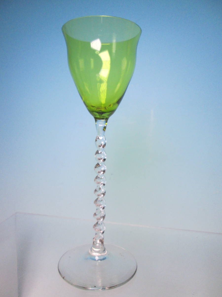 ☆西洋アンティーク・黄緑色の綺麗なリキュールグラス H15cm 食前酒に拍卖