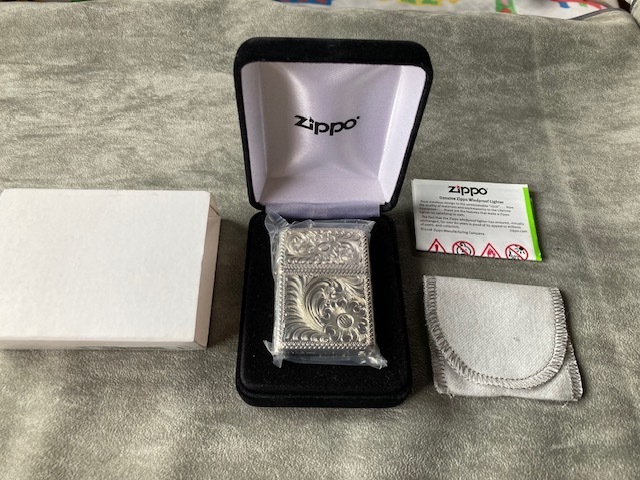 Zippo Silver King #4デザインエッジ付き、新品未使用品!拍卖