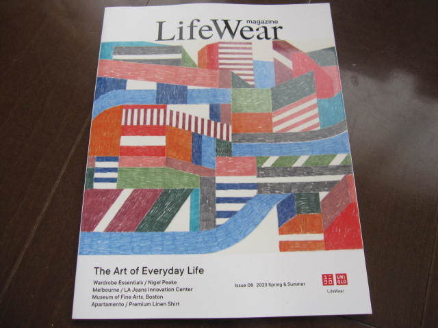 新品 非売品 UNIQLOユニクロ フリーマガジン LifeWear magazine カタログ 2023年 春夏号 特集「The Art of Everyday Life」拍卖