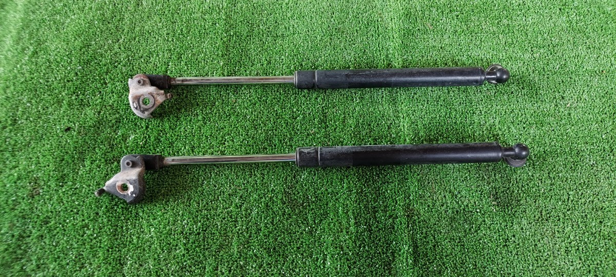 GX.JZX81 ボンネットダンパー拍卖