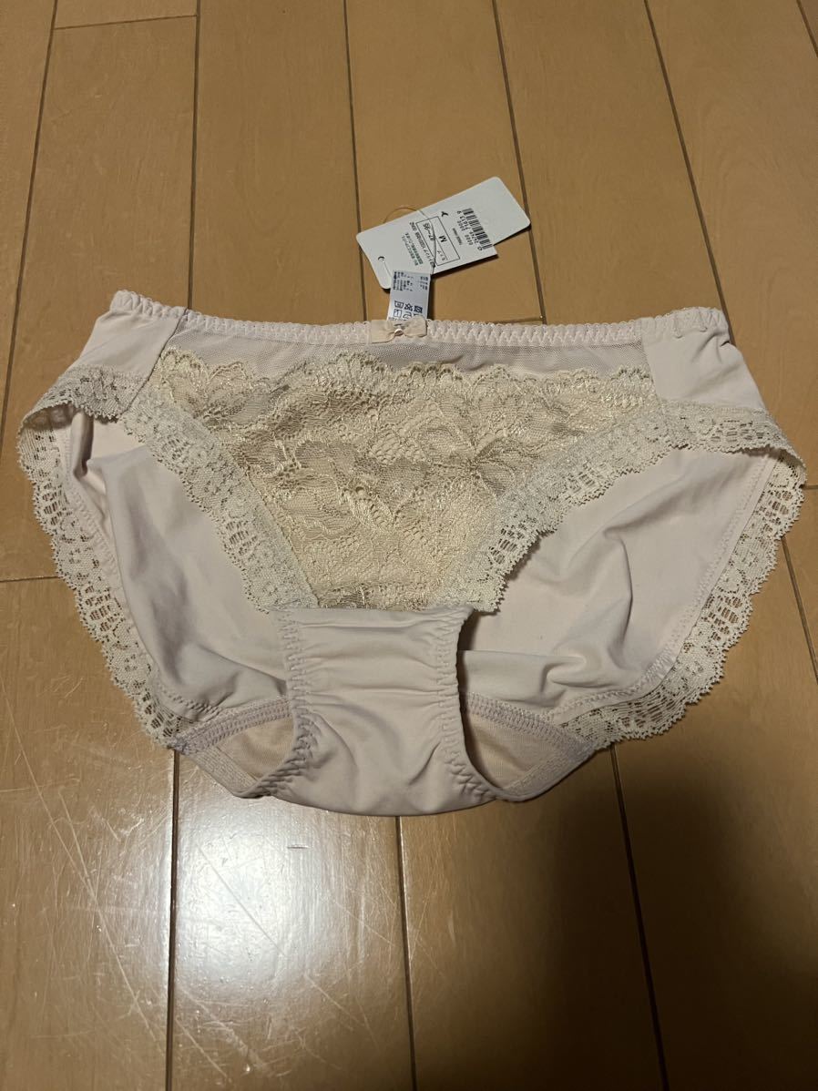 triumph トリンプ 天使のブラショーツ ベージュ色 新品未使用です。 Mスタンダード 拍卖