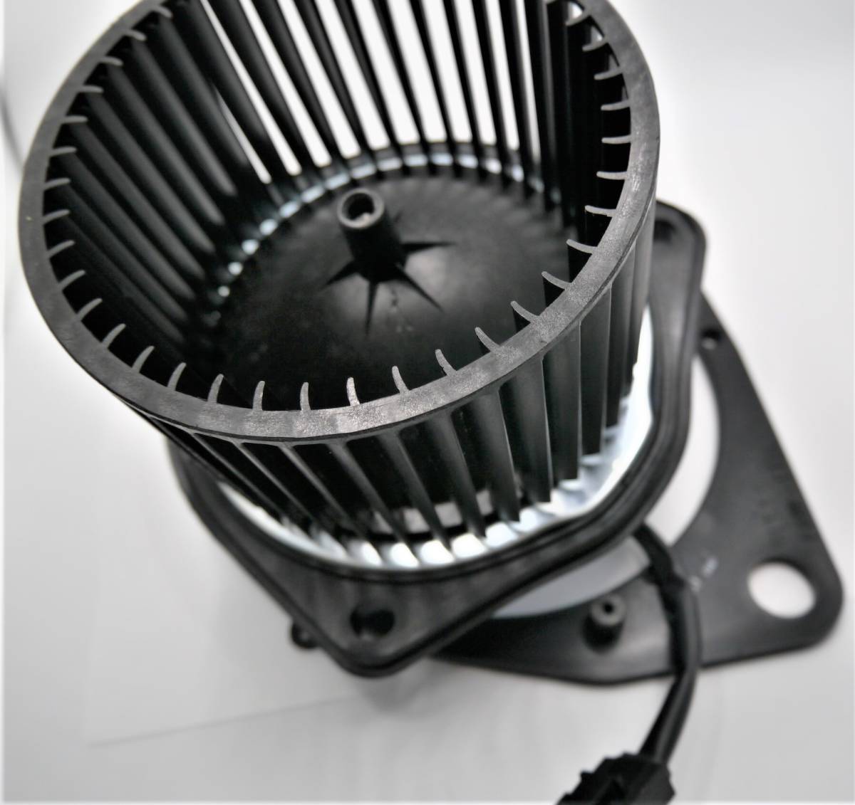 (送料込) VOLVO ボルボ 760 780 940 960 S90 V90 エアコン ブロワーファン【新品】拍卖
