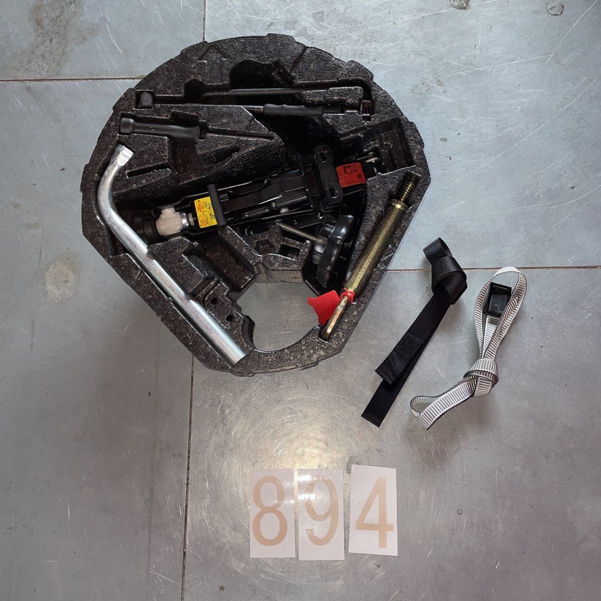 ニュービートル フォルクスワーゲン VW 工具 セット ジャッキ タイヤレンチ 標準工具 車載工具 NO.894拍卖