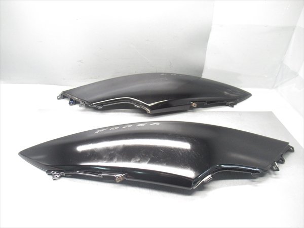 H1R5-0707 ホンダ フォルツァZ-2 後期 リアカウル シートカウル テールカウル 純正品 【MF10-130~ 平成23年式 FI車 動画有】拍卖