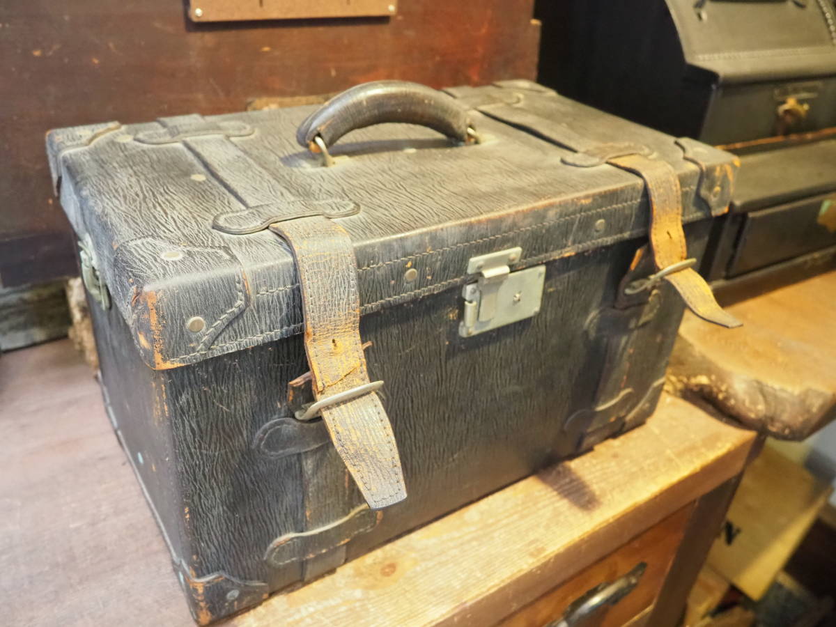 【古いトランクBOX】ドクターバッグ本革レザー古道具アンティーク旅行鞄サイドバッグ収納ケースインテリアカフェバーベルト拍卖