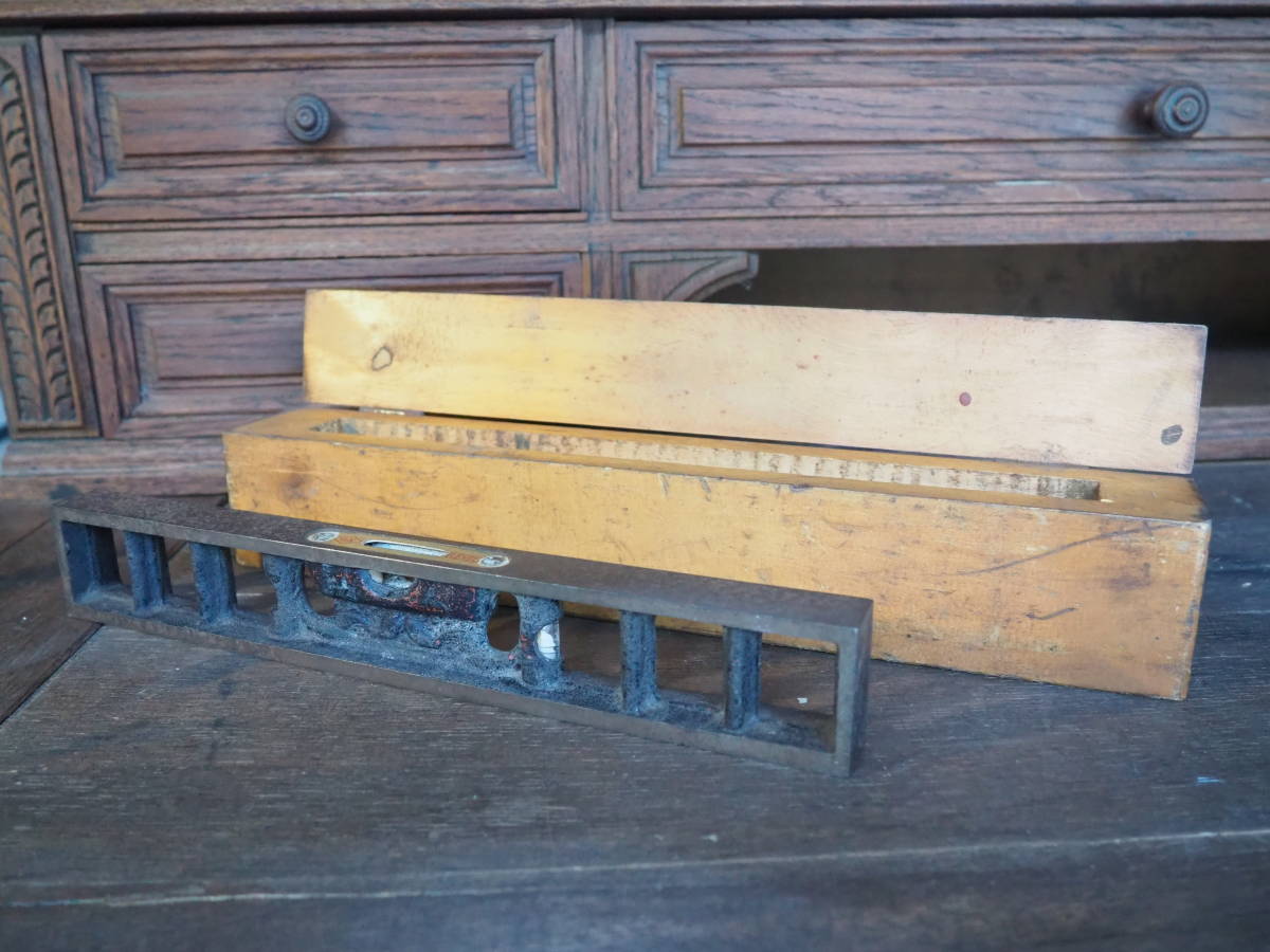 【木箱入り水平器】ペーパーウェイト古道具アンティーク骨董インテリア大工工具インダストリアルDIY昭和レトロ物差し定規拍卖