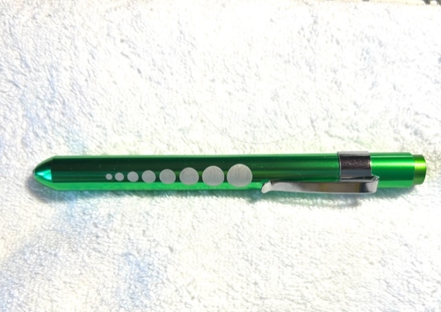 未使用:ペンライトCE 医療にも グリーンカラー 電池付拍卖